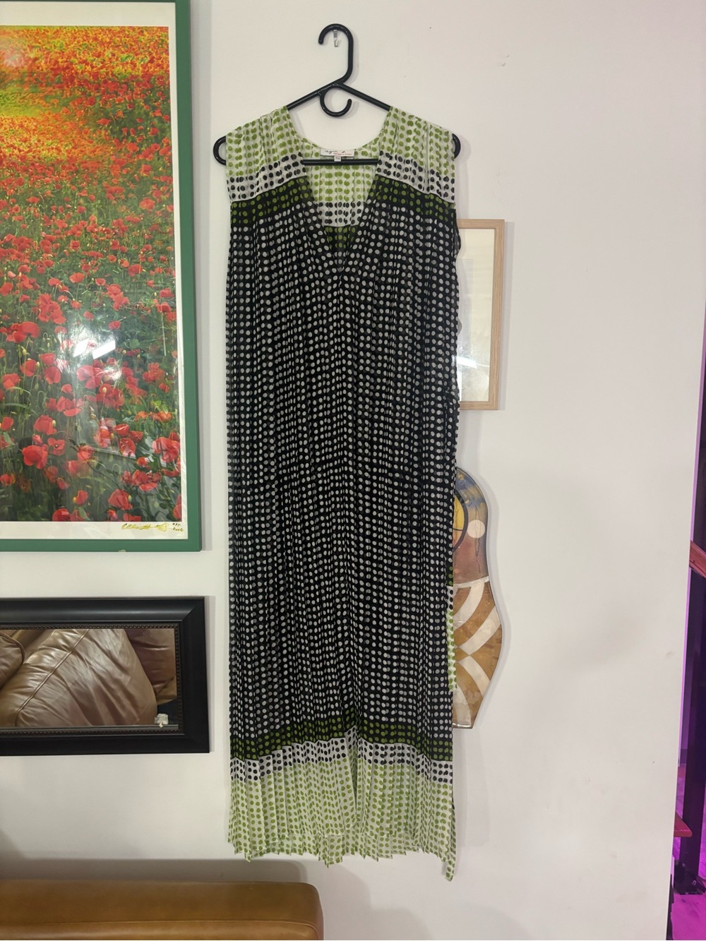 Agnes B. Sleeveless V-Neck Patterned Maxi Dress in Black and Green